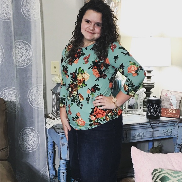 Meet me! 😊 - Picture 2 of 4